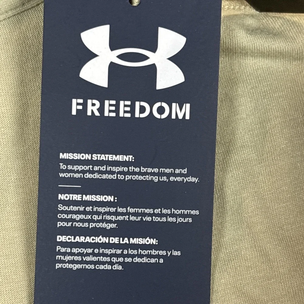 NWT Under Armour Size XL Men's Freedom Snake‎ Knife Cotton Desert Sand T-Shirt